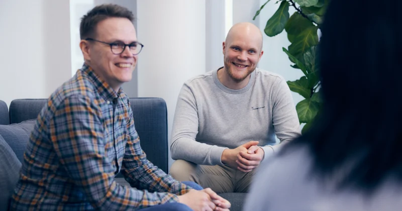kielikoulutus varmistaa, että työpaikalla kaikki ymmärtävät toisiaan ja tulevat ymmärretyiksi.
