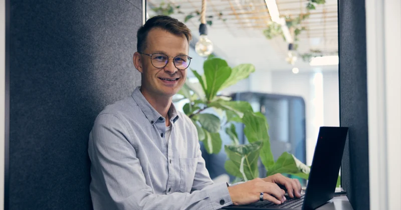 Suorahakua tehdään ilman avointa työpaikkailmoitusta, jolloin rekrytoija on suoraan yhteydessä potentiaalisiin työntekijöihin.